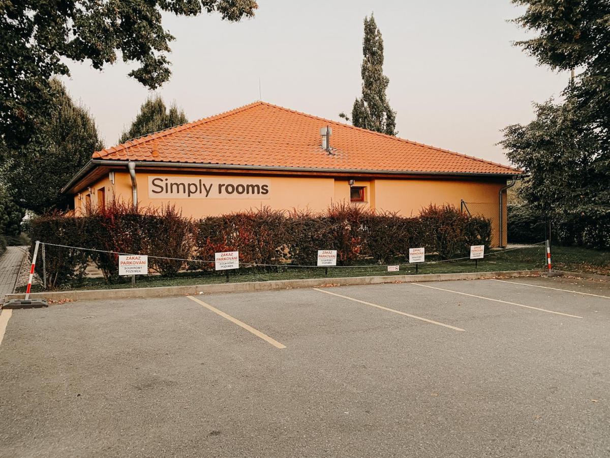 סלאקוב או ברנה Simply Rooms מראה חיצוני תמונה