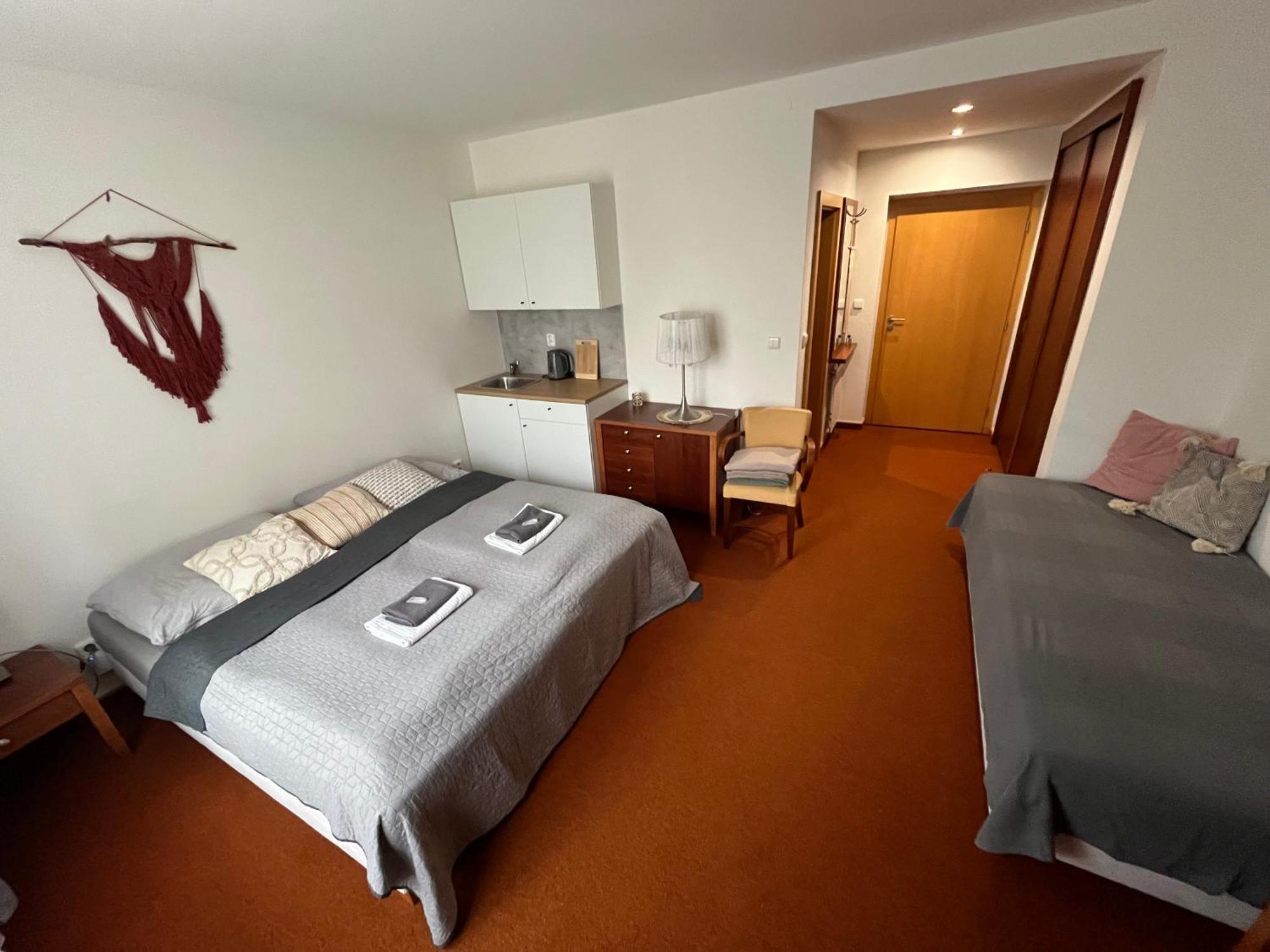 סלאקוב או ברנה Simply Rooms מראה חיצוני תמונה